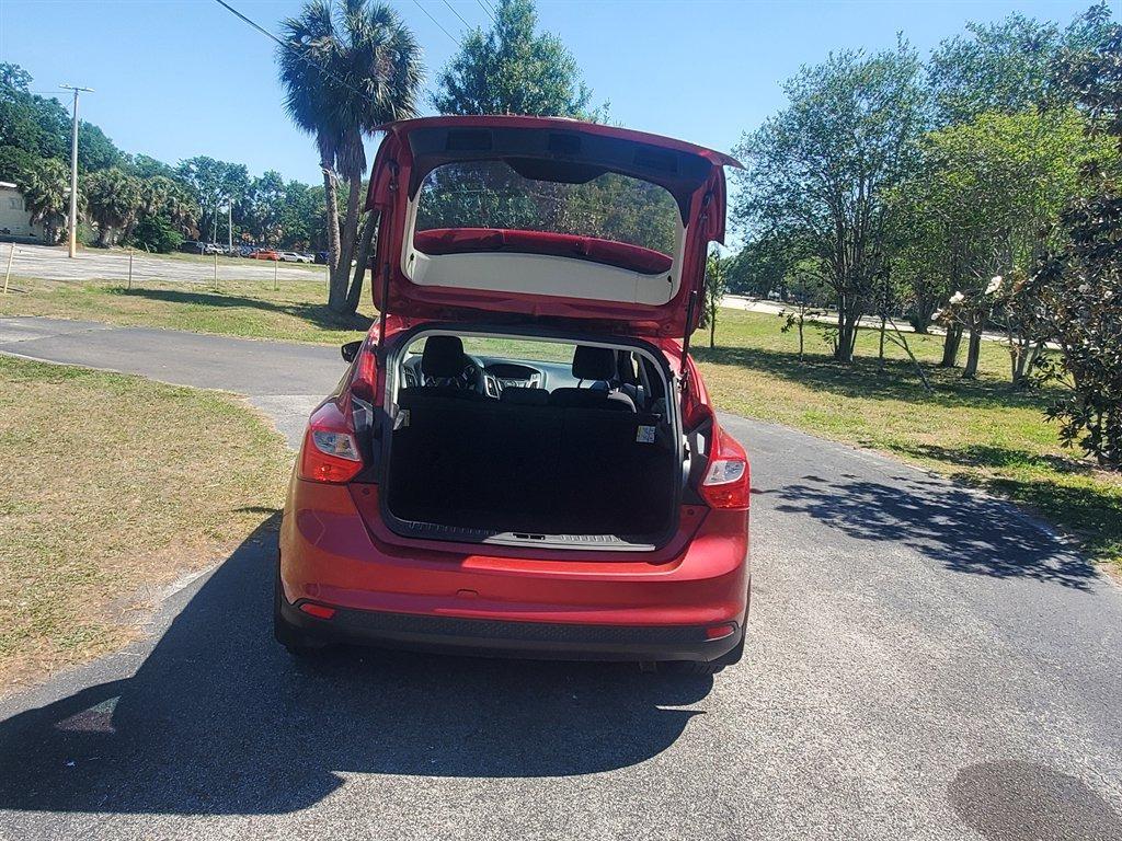 2012 Ford Focus SE - Photo 6