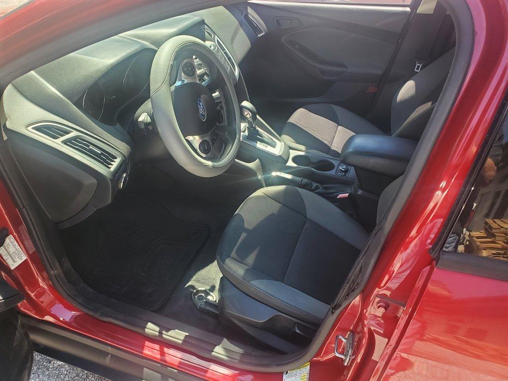 2012 Ford Focus SE - Photo 9